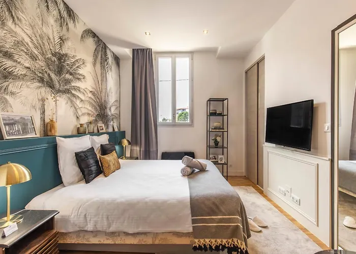 Charming & Modern Apartament