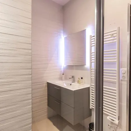 アパート Charming & Modern *